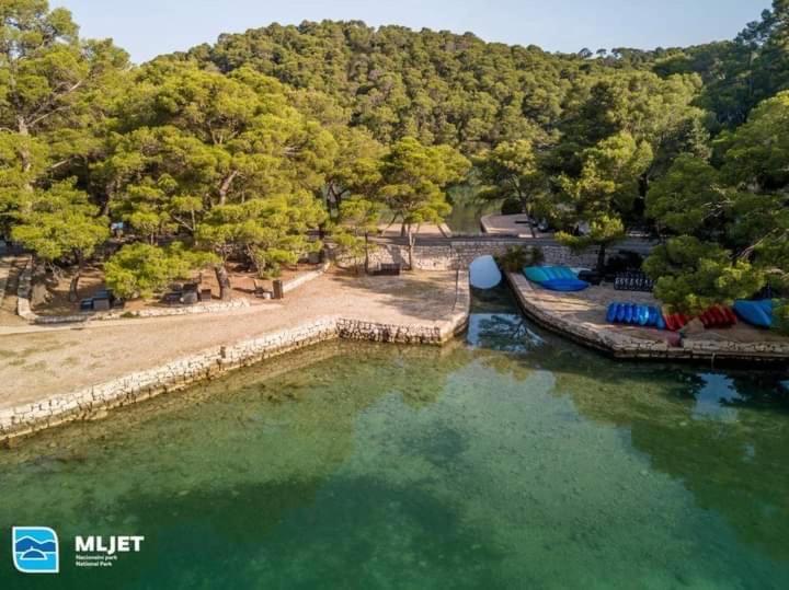 Polly Apartments With Swimming Pool Babino Polje Dış mekan fotoğraf